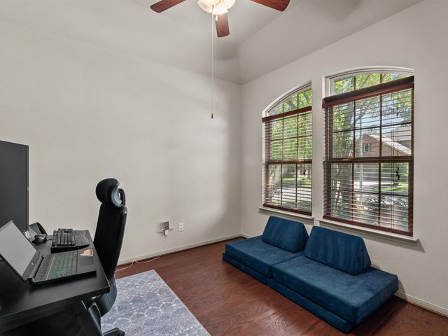 605 Pedernales Street, Webster, TX 77598