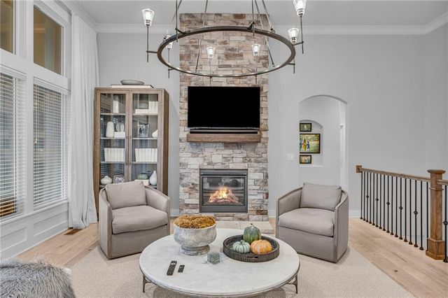 17342 Blue Moon Lane, Tonganoxie, KS 66086