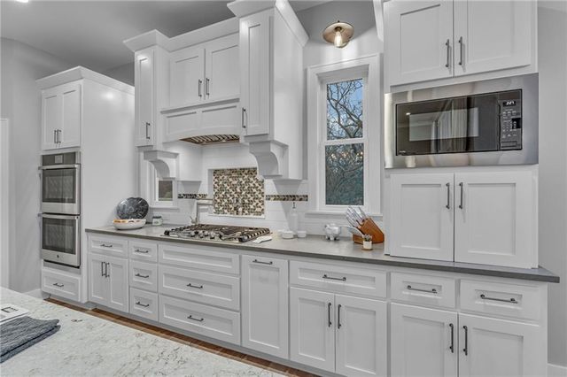 17342 Blue Moon Lane, Tonganoxie, KS 66086