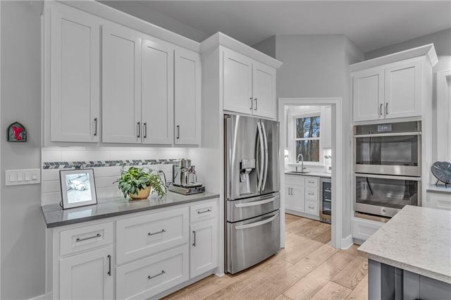 17342 Blue Moon Lane, Tonganoxie, KS 66086