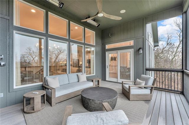 17342 Blue Moon Lane, Tonganoxie, KS 66086