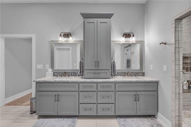 17342 Blue Moon Lane, Tonganoxie, KS 66086