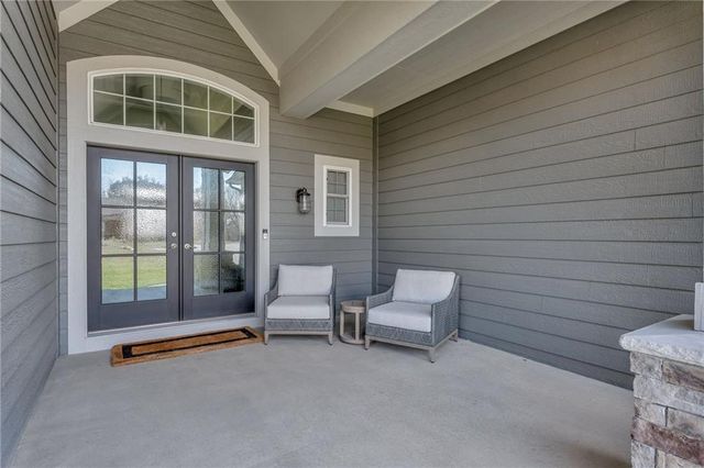 17342 Blue Moon Lane, Tonganoxie, KS 66086