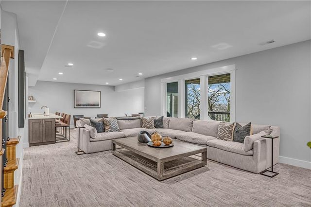 17342 Blue Moon Lane, Tonganoxie, KS 66086