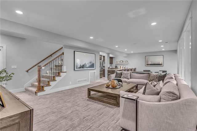 17342 Blue Moon Lane, Tonganoxie, KS 66086