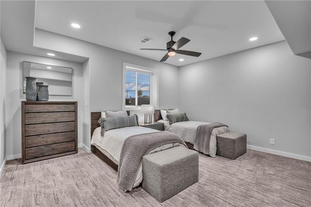 17342 Blue Moon Lane, Tonganoxie, KS 66086