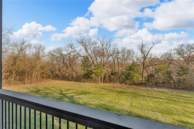 17342 Blue Moon Lane, Tonganoxie, KS 66086