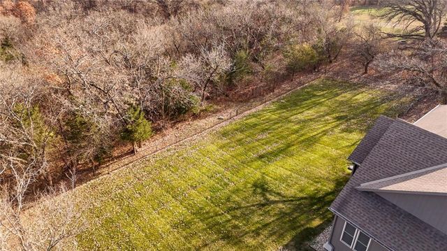 17342 Blue Moon Lane, Tonganoxie, KS 66086