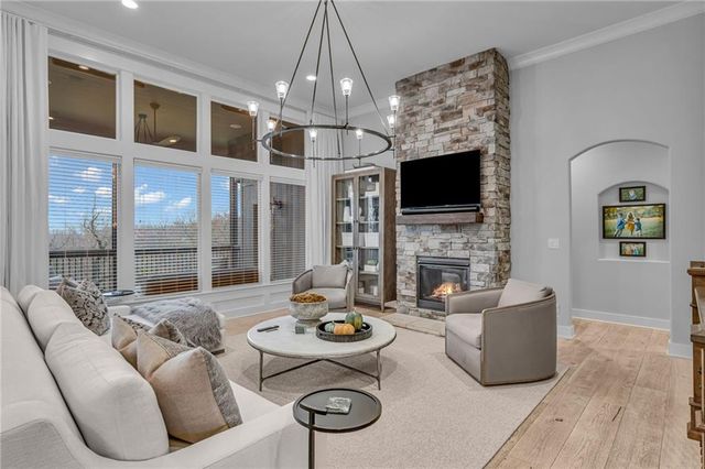 17342 Blue Moon Lane, Tonganoxie, KS 66086