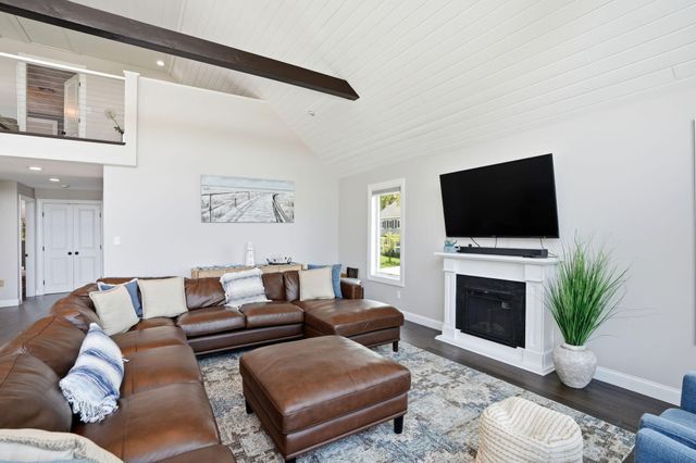 4 Cross Road, Bourne, MA 02532