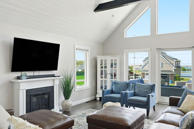 4 Cross Road, Bourne, MA 02532
