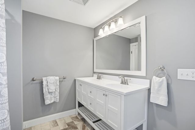4 Cross Road, Bourne, MA 02532