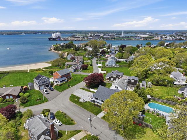 4 Cross Road, Bourne, MA 02532