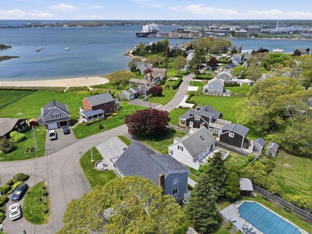 4 Cross Road, Bourne, MA 02532