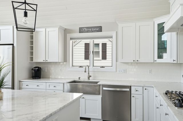 4 Cross Road, Bourne, MA 02532