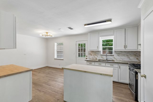 747 High School Drive, Seagoville, TX 75159