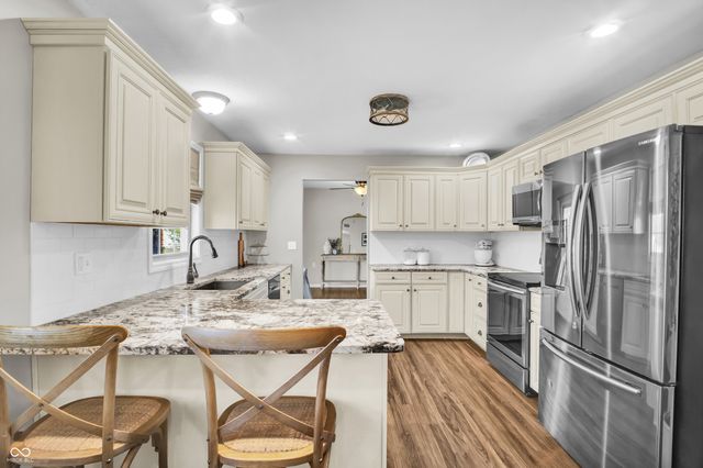 560 Woodridge, North Vernon, IN 47265