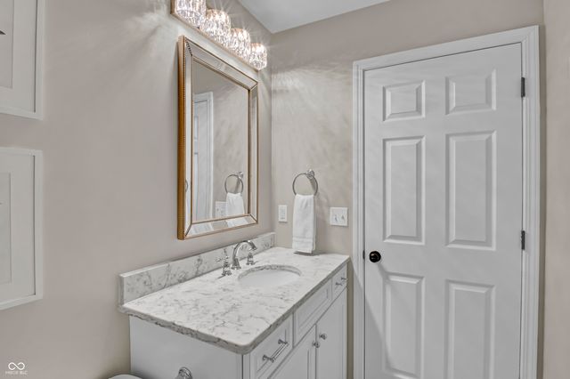 560 Woodridge, North Vernon, IN 47265