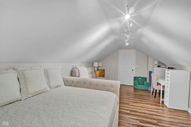 560 Woodridge, North Vernon, IN 47265