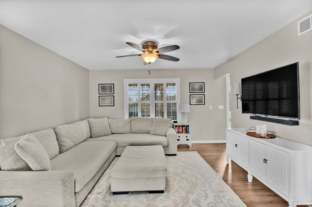 560 Woodridge, North Vernon, IN 47265