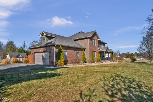 560 Woodridge, North Vernon, IN 47265