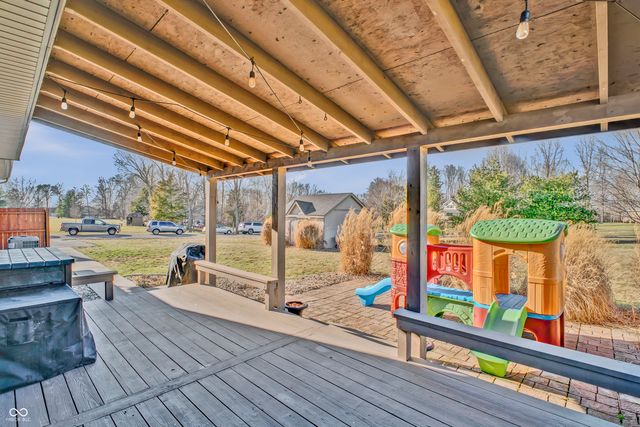 560 Woodridge, North Vernon, IN 47265