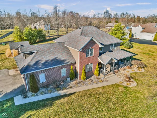 560 Woodridge, North Vernon, IN 47265