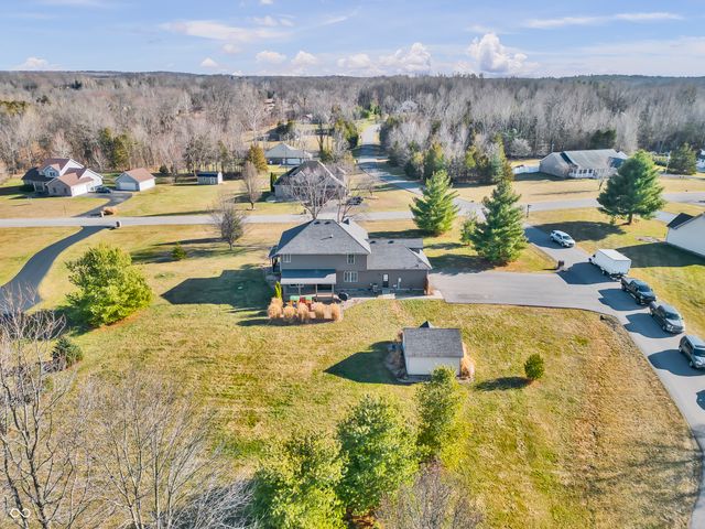 560 Woodridge, North Vernon, IN 47265
