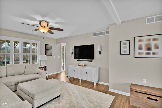 560 Woodridge, North Vernon, IN 47265