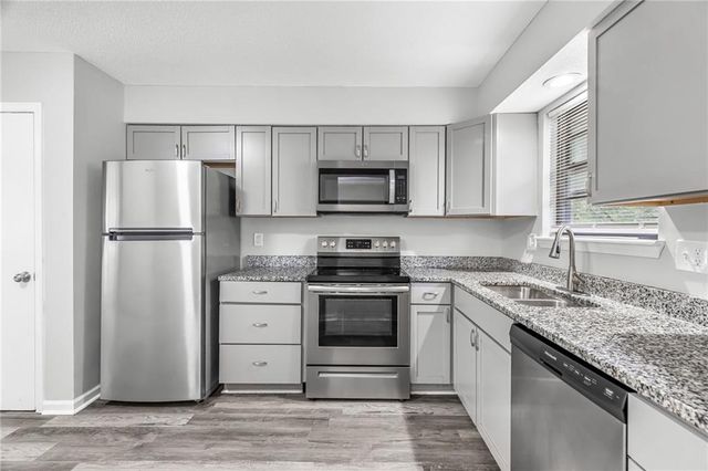 15917 W 152nd Street, Olathe, KS 66062
