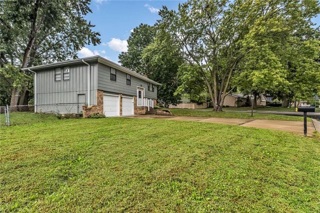 15917 W 152nd Street, Olathe, KS 66062