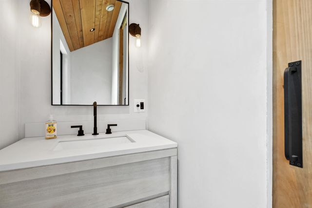 2394 Fletcher Hill Road, Woodstock, VT 05091