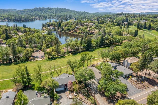11781 Torrey Pines Dr, Auburn, CA 95602