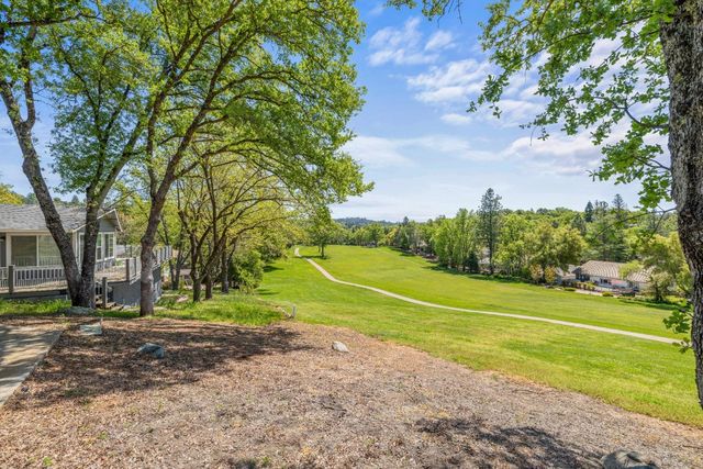 11781 Torrey Pines Dr, Auburn, CA 95602