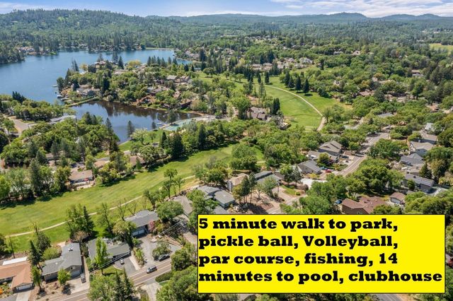 11781 Torrey Pines Dr, Auburn, CA 95602