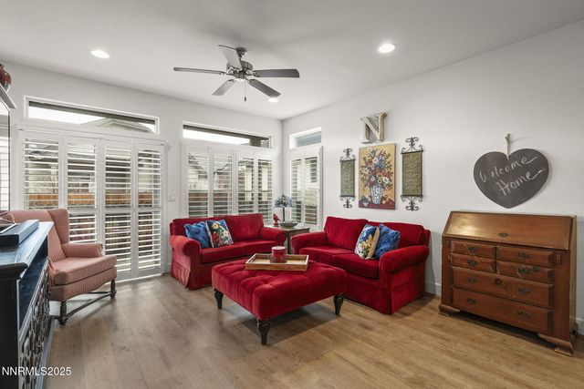 985 Floral Ridge Way, Sparks, NV 89436