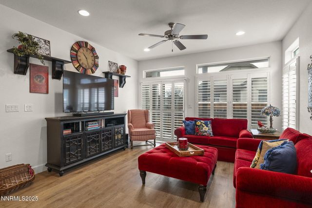 985 Floral Ridge Way, Sparks, NV 89436