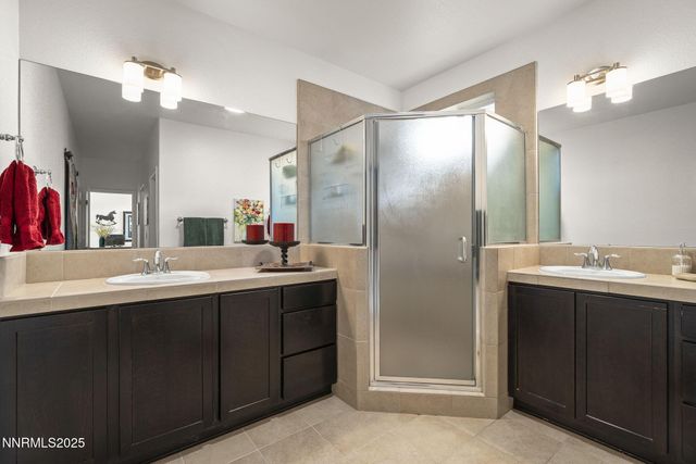 985 Floral Ridge Way, Sparks, NV 89436