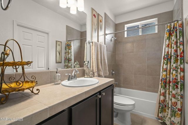 985 Floral Ridge Way, Sparks, NV 89436