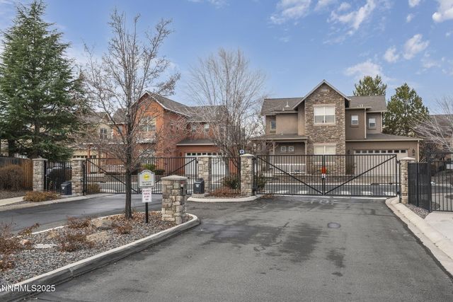 985 Floral Ridge Way, Sparks, NV 89436