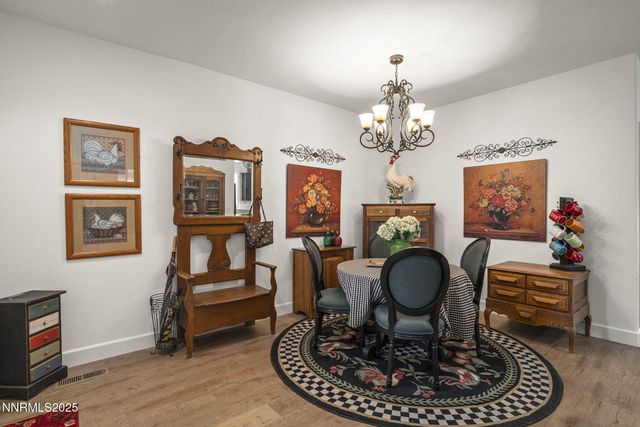 985 Floral Ridge Way, Sparks, NV 89436