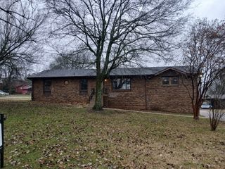 171 New Shackle Island Rd, Hendersonville, TN 37075