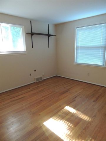 2098 Yorktown Drive, Ann Arbor, MI 48105