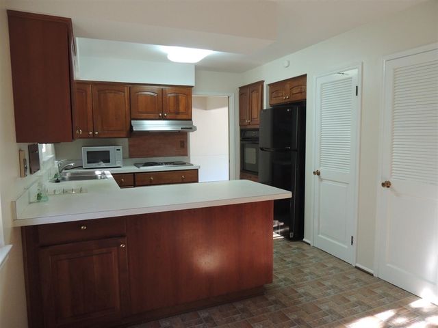 2098 Yorktown Drive, Ann Arbor, MI 48105