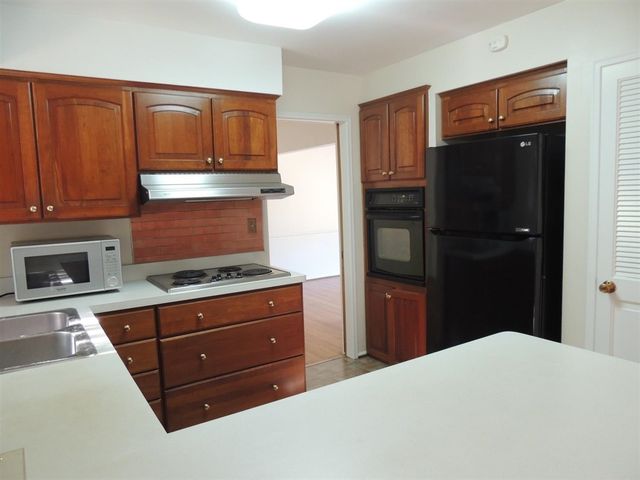 2098 Yorktown Drive, Ann Arbor, MI 48105