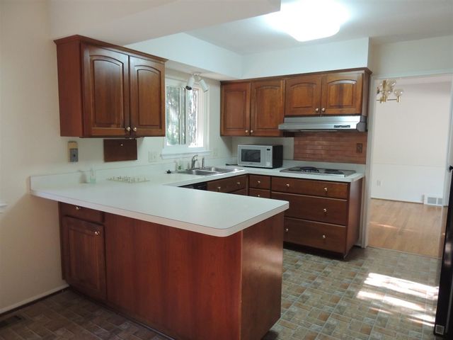 2098 Yorktown Drive, Ann Arbor, MI 48105