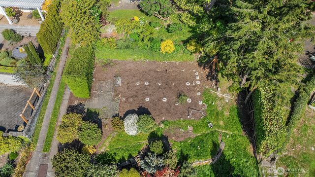 3253 Perkins Lane W, Seattle, WA 98199