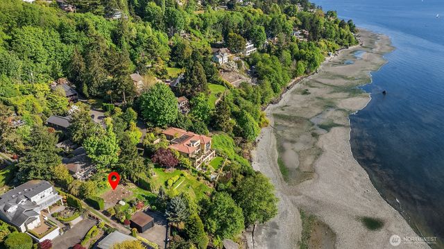 3253 Perkins Lane W, Seattle, WA 98199