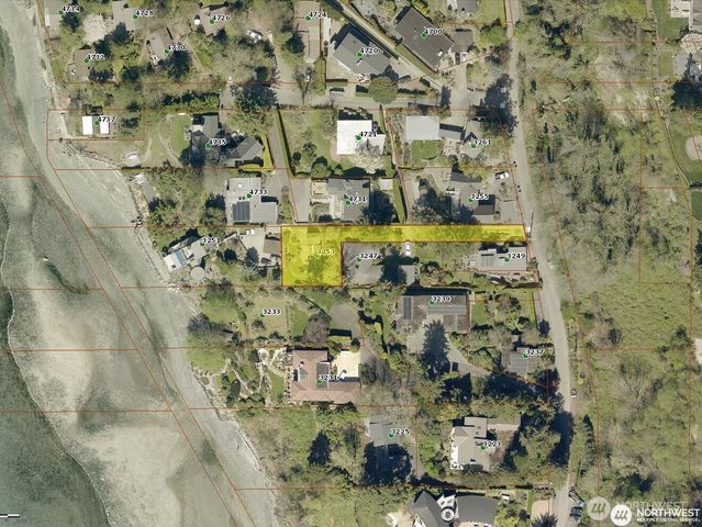 3253 Perkins Lane W, Seattle, WA 98199