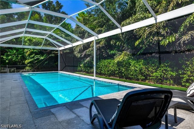 4 Willoughby DR, Naples, FL 34110
